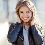 「人にどう思われるか?」を気にしすぎてしまう原因とその改善方法とは?